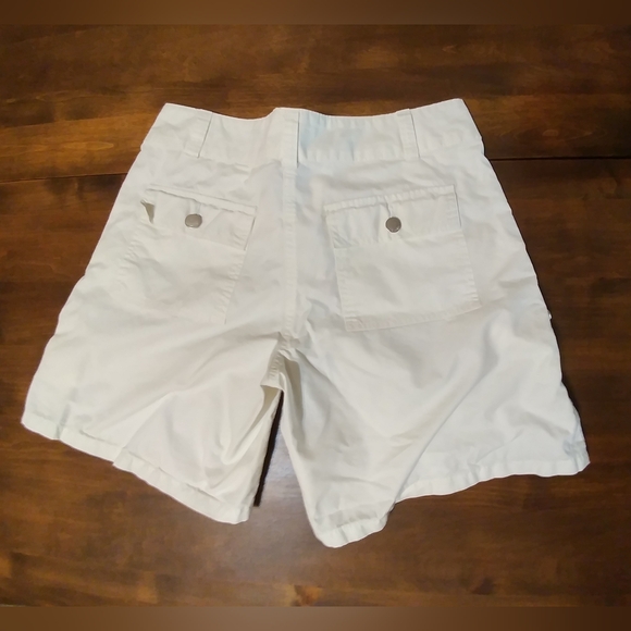 White shorts - Picture 4 of 5